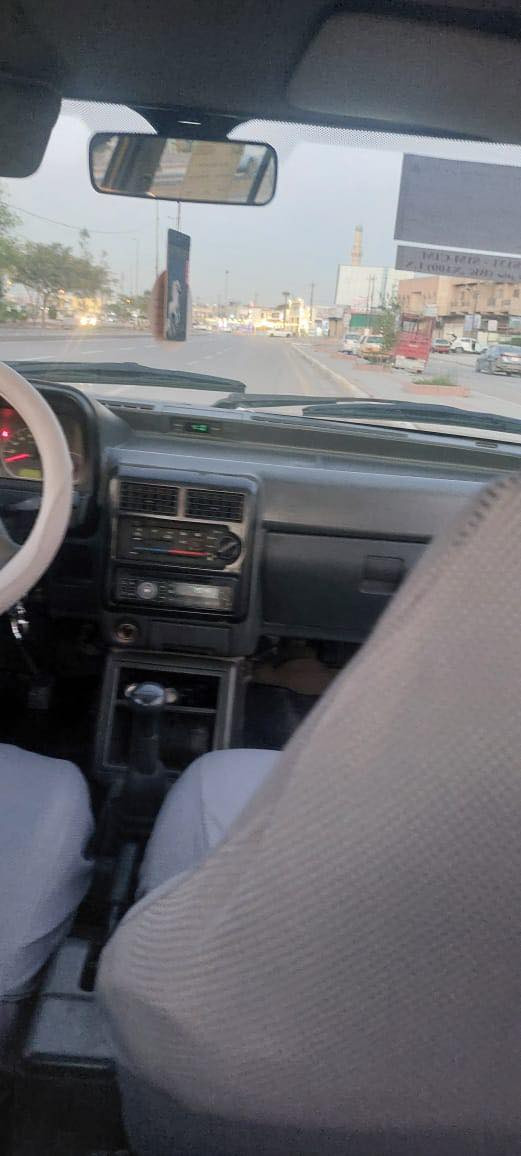 سلام عليكم سايبه 2010سياره جديده رقم بغداد دولي مصفره هيه وغرامات مكفوله من صبغ وضربه شواصي مكفولات تخم تاير مكينه كير جدد تريك وين يعجبك كلشي شغال بيه مناقصه شي مكان سياره بغداد حي جهاد سعر 28وبيه مجال ***********
