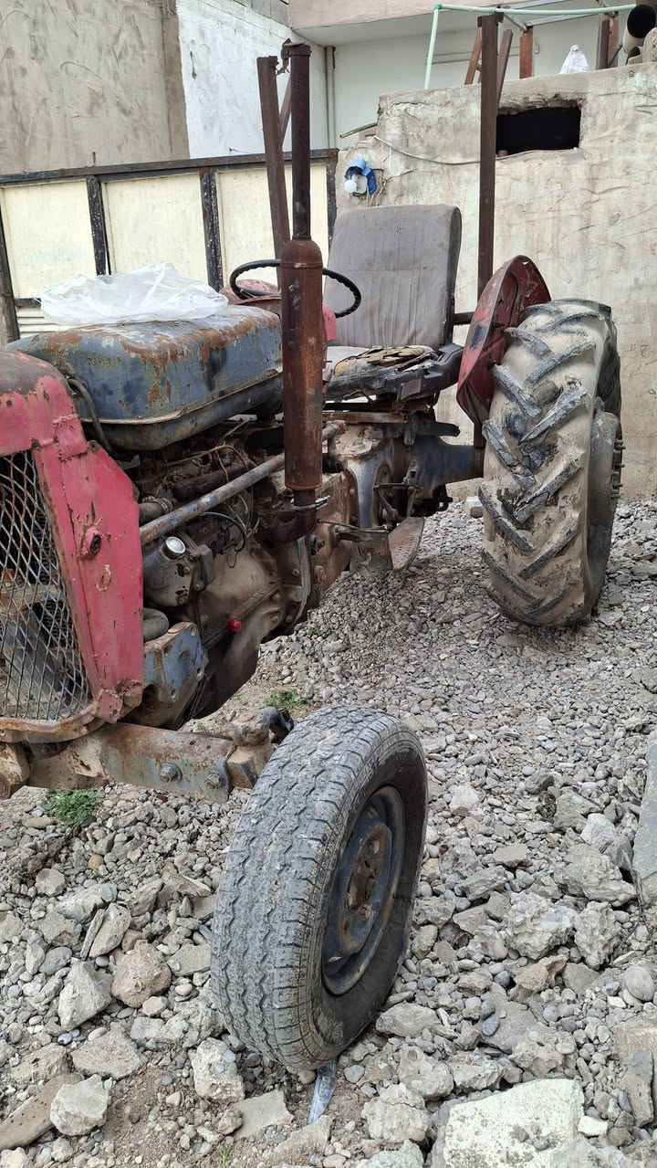 تركتر للبيع ابو الشوتة ١٩٦٣
مكاني الموصل حي القدس 

السعر مليون وبي مجال 

***********

***********
