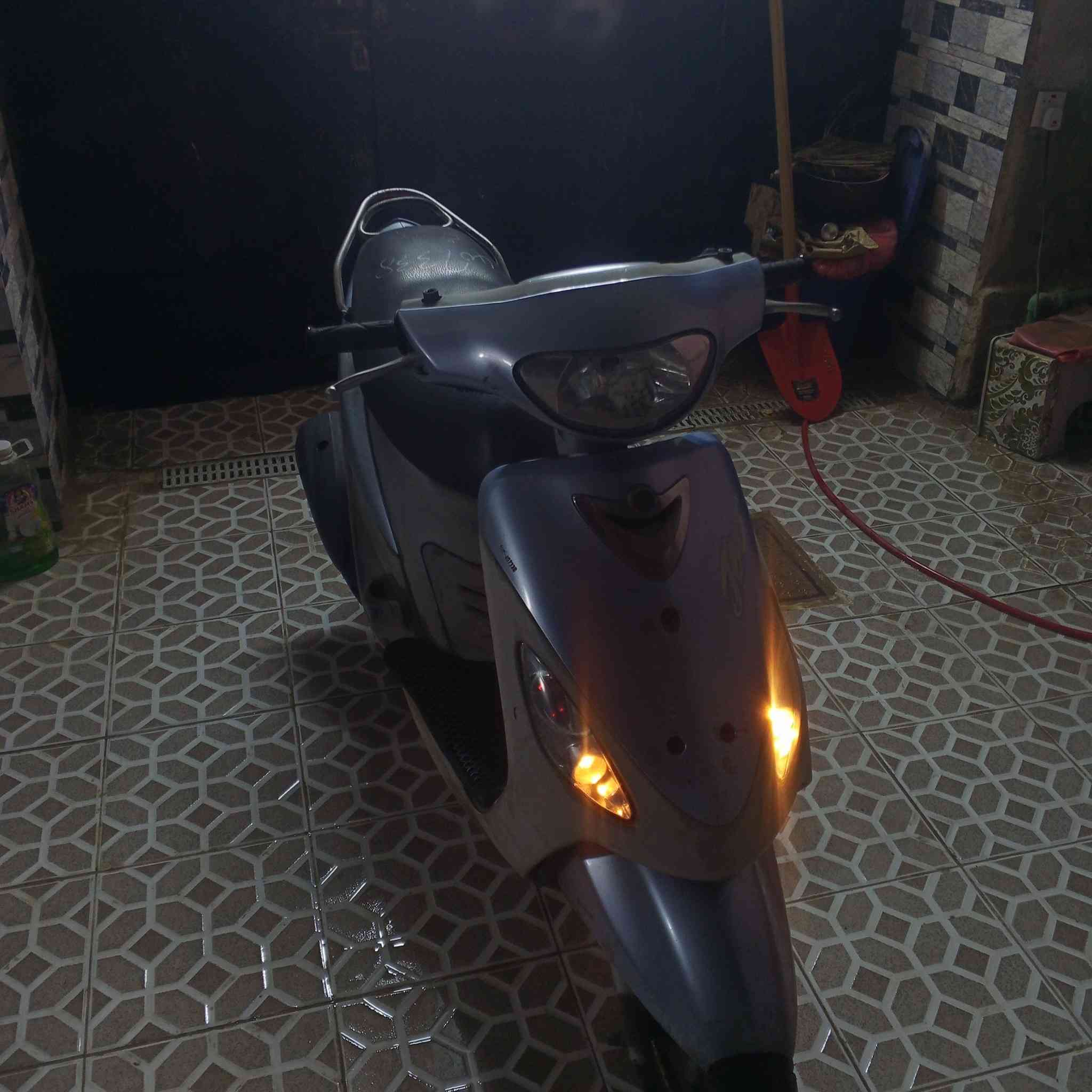 سلام عليكم 
دراجه ماكس منغولي لون نيلي دراجه خير من الله صالها اقل شهر من طالعه من الوكيل الدراجه ختم واحد ويه المكينه كهربايات كلها شغاله هندر سلف عداد اشاير الدراجه كلشي ما عوزها 
(العنوان سوك ابو جميغ جامع الامام الرضا) 
***********
سعر خاص
