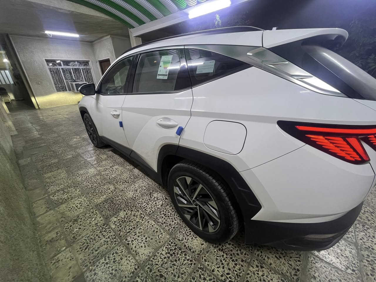 توسان خليجي للبيع او المرواس
ماشيه ٨١ 
بدون صبغ بارد فقط بخشم البنيد 
مكينه ٢٠٠٠
كشنات كهرباء 
داخل اسود 
تحويل مباشر 
مكاني المحمودية 
سعر ٢١٢وبيها مجال
***********
