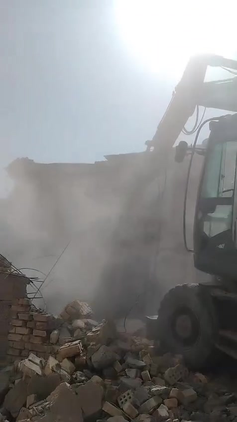 السلام عليكم يوجد لدينا كادر تفليش البيوت وقلع الاراضي و قص الرباطات وحفر جرف وقطع البيوت وتگشير الجذران با نسب السعار بغداد فقط يوجد واتساب اتصل وبخدمتك ***********
