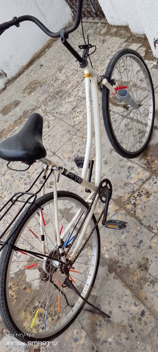 السلام عليكم للبيع بايسكل حجم 26  موديل 2024  بي ختم بايسكل كدام عينك بي نقص سيم بريك خلفي و نقص سيم واحد بل ويل الخلفي سعر 50 وبي مجال مكاني بغداد  حي الجهاد


**إذا كنت صاحب هذا الإعلان وتريد حذفه لأي سبب، رجاءا أرسل رسالة إلى الدعم الفني**