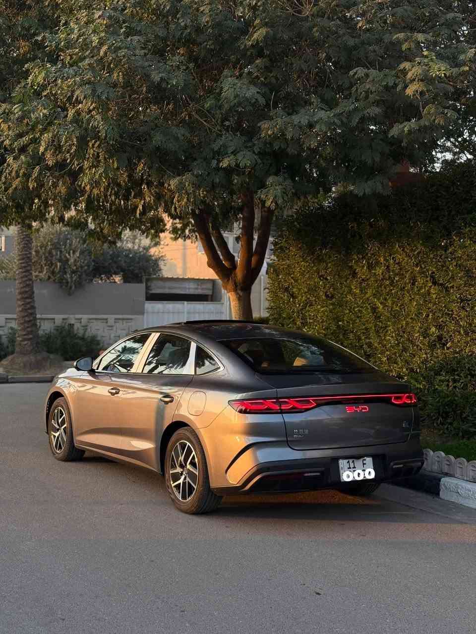 ❤️❤️السلام عليكم❤️❤️
للبيع فقط بدون مراوس 
كل ملحقاتها وياها شاحنة وكارت وبم والفوم والارضيات 

جاهزة  شرط التحويل

BYD Qin L ]

— فول مواصفات 

❗️بانوراما 

❗️4 كاميرات 

❗️كرسي كهرباء 

❗️مقاعد جلد 

❗️شاشة وسطية كبيره 

❗️تكييف اوتوماتيك 

❗️مثبت سرعة 

❗️تحكم بالمقود متعدد الوظائف 

❗️دخول ذكي وتشغيل بالبصمه 

❗️حساسات خلفية

❗️اضاءة LED أمامية وخلفية

السيارة مكفولة كفالة عامة زيرو 

السعر المطلوب 24,250,000  مليون كاملة مع الارقام تحويل ثاني يوم 
سيارة زيرو ماشية 800 وقابل للزيادة

وبيها مجال شي بسيط حك الجية 

مكانها بغداد الكرخ 

للاستفسار اكثر 

***********
