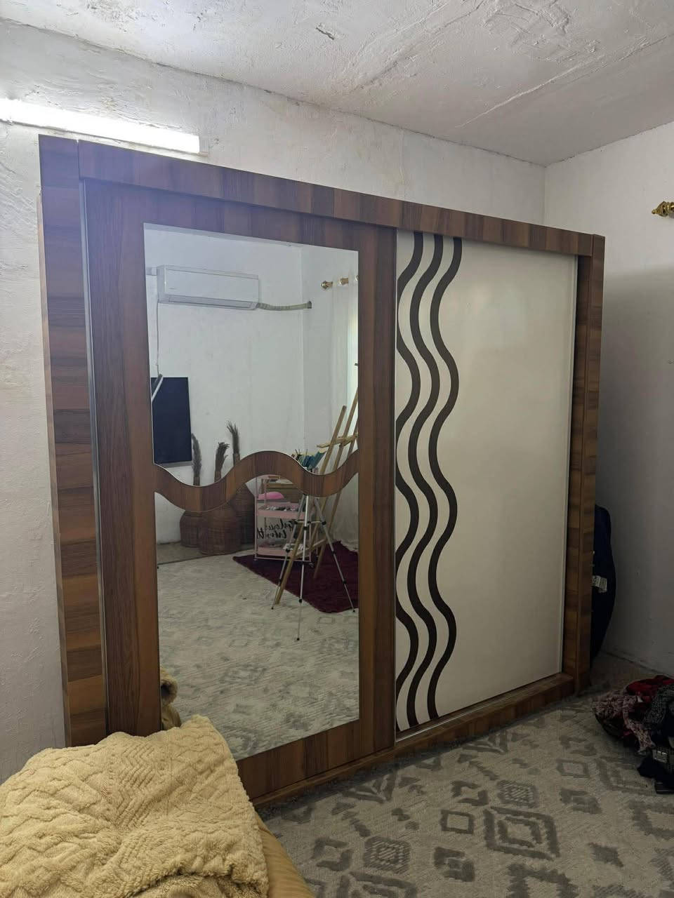 سبالت250 الواحد غرفه300 قنفتين وجربايه200 صوبه100 جهاز رياضه500 جديد كاونتر400 مكان المنصور ***********
