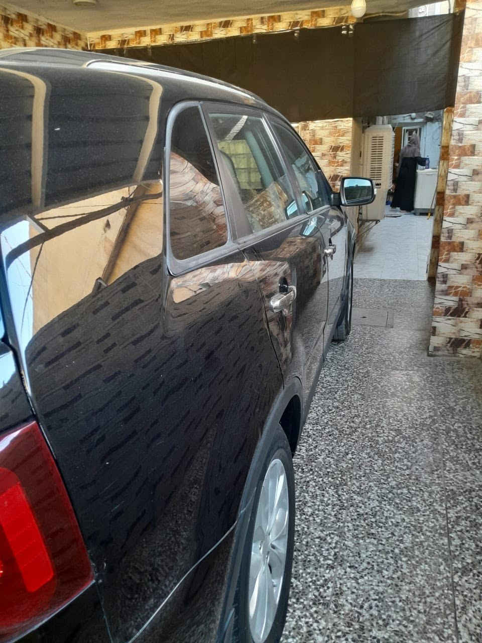 سورنتو ٢٠١٤ فول مواصفات ٥ راكب بأسمي رقم بغداد جاهزه بيه صبغ اقل من ربع البنيد بدون دواخل والدعاميه الخلفيه  وعندي صار بيه بارد بالجاملغ الأيمن فقط السياره نظيفه جدا للاستفسار الاتصال على الرقم ***********
