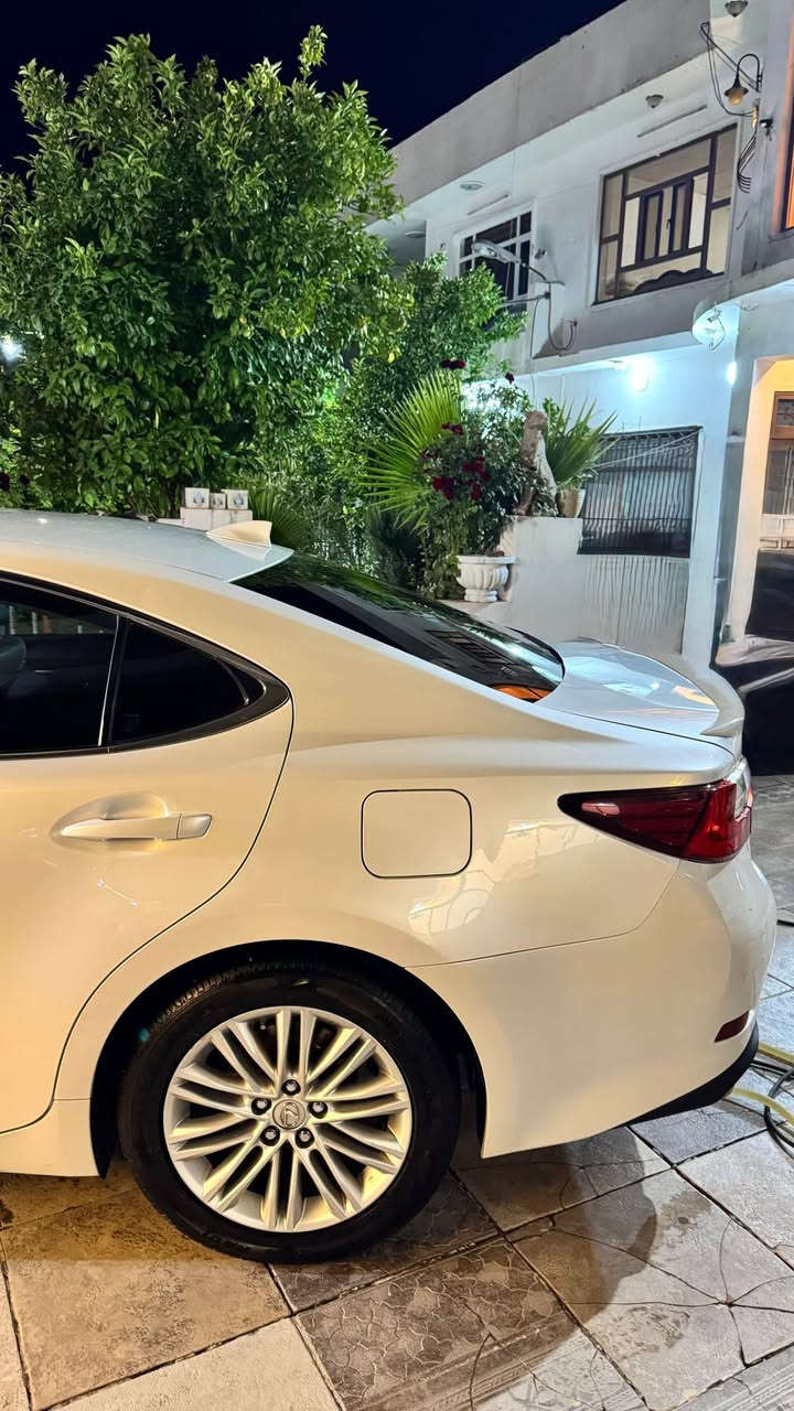 2016 LEXUS ES, 350
فوول فوول مواسەفات 
٦ پارچەی هەیە بەبی ناو گرتن
دەرگای لای سایەق و پشت سایەق چاملغی سایەق و بۆنید و چاملغی سەکن دەرگای پێشەوەی سەکن
whatsapp
0-7-5-0-2-4-0-4-2-8-8 أربيل, العراق
