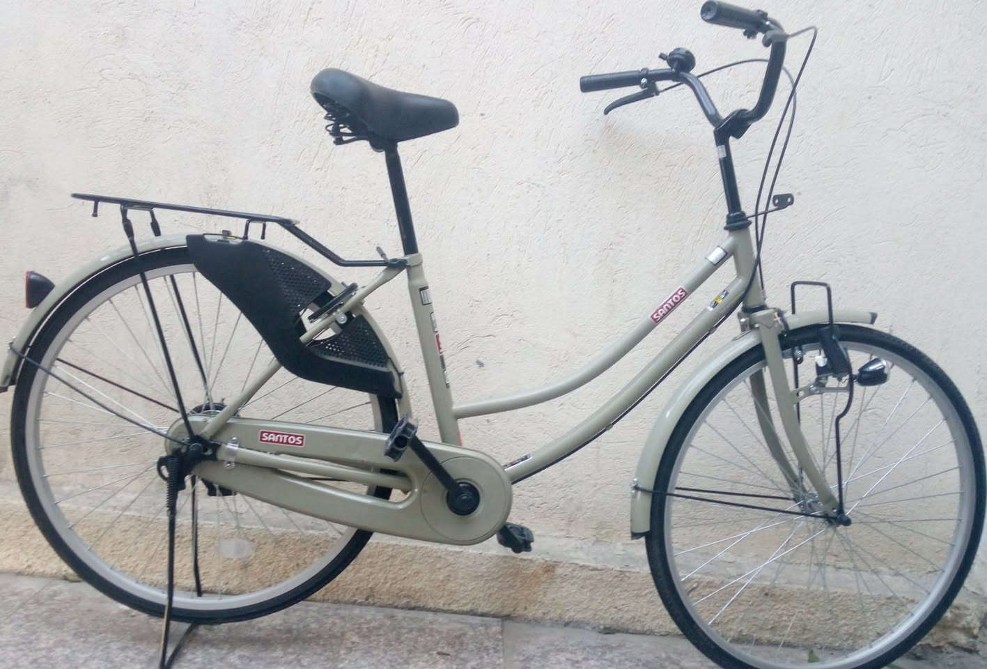 السلام عليكم
بايسكل نوع santos
مختم ياباني اصلي ويا كتابه منزلة بيدي من حاويه
مستعمل تلث اشهر الله شاهد 
نضيف كلش مبين بل صور
البايسكل لحيم مو كبس يتحمل ثگل
مكاني حي العامل المكاصيص 
رقم ***********
