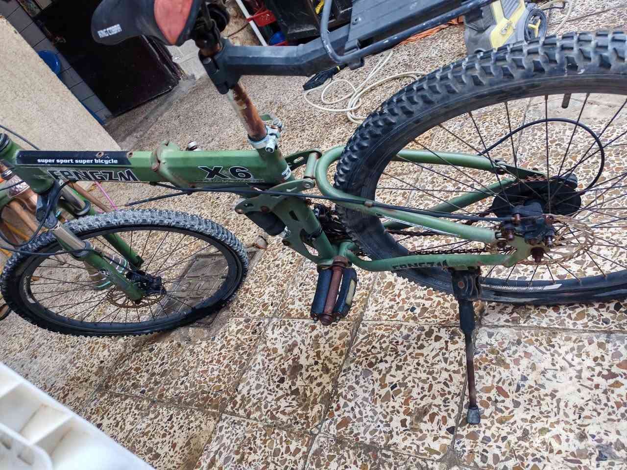 عدي هذا بسيكل البيع مكاني بغداد البياع متروك نقس جوب وتاير امامي
قيم واخد بل يرضه الله وبل عافيه


**إذا كنت صاحب هذا الإعلان وتريد حذفه لأي سبب، رجاءا أرسل رسالة إلى الدعم الفني**