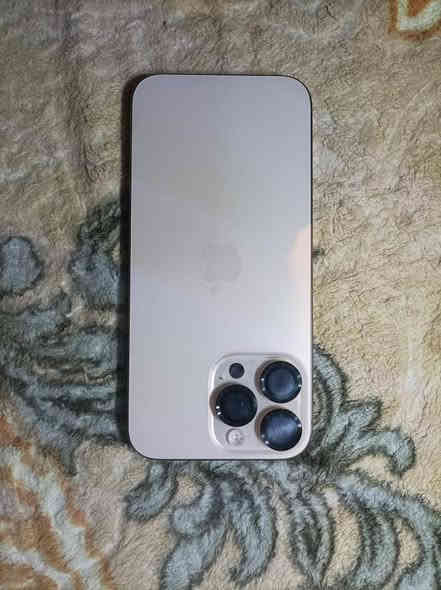 السلام عليكم من رخصة مدير الكروب  ، ايفون 16 برو ماكس ذاكرة  256GB  شرق اوسط ضمان ماستر الجهاز بطارية 100 مشحون 130 مرة فقط اول استخدام للجهاز 2025/7/4  الجهاز مكفول وشخط مابي اللزكة فقط مفطورة ملحات كاملة كيبل شحن + كارتونة السعر 1.500 
للتواصل : ***********
