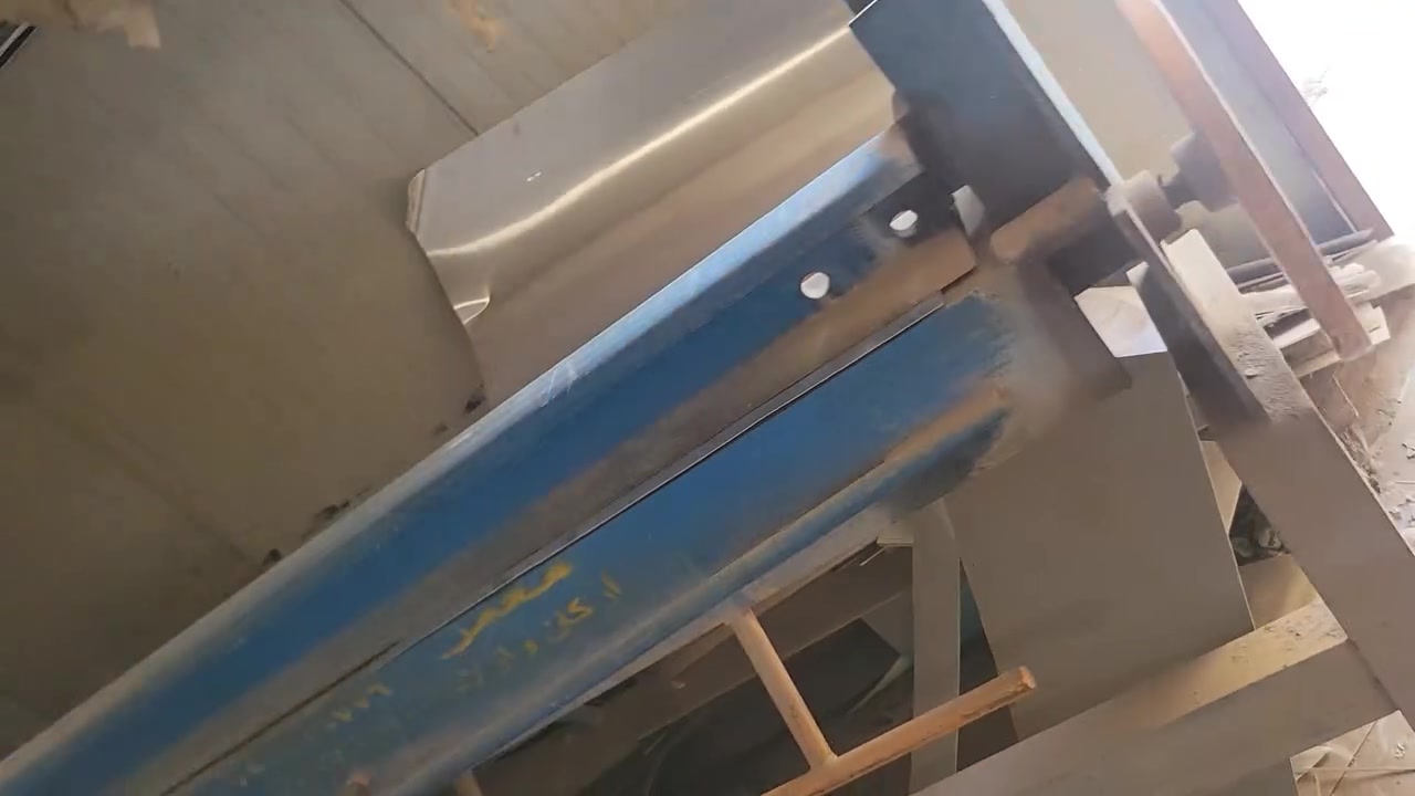 سلام عليكم من رخصت مدير الكروب متاح معواجه مثل ماواضحه بالفيديو المعواجه نضيفه مستعمله شي قليل وتركو المحل مثل ماشوفون التراب عليه وميز الطول مالته ٣٥٠ وميز الطول ٢٠٠مالته مال كتر حبايب اني مكلف بنشرهن السعر خاص ***********
***********
