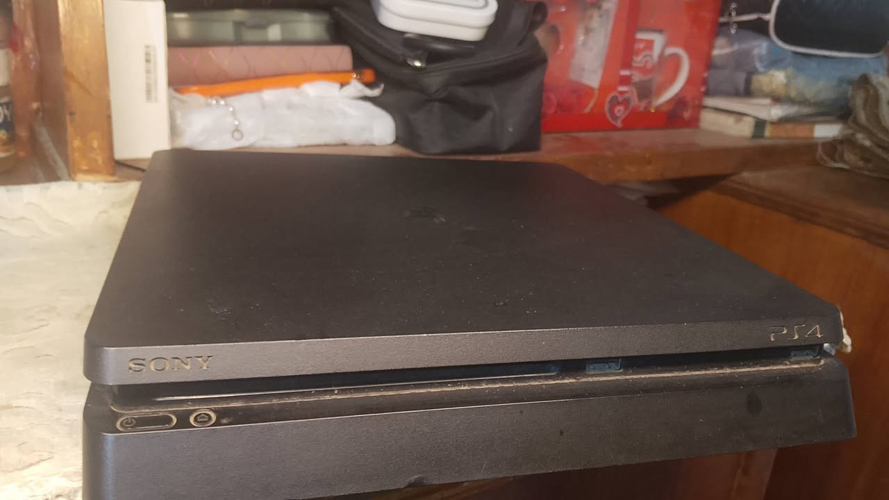 Ps4 slim للبيع نص تيرة
بلي 4 سلم للبيع 

الملحقات:

2وحدات تحكم

اسلاك الطاقة و 

السعر: 150 الف دينار و مابي مجال ابد

للبيع  فقط بغداد
***********
