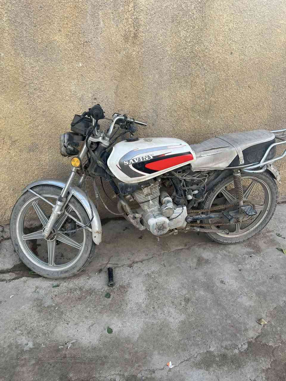 سلام عليكم دراجه سيفان للبيع موديل 21 سعر 275 الرقم ***********
