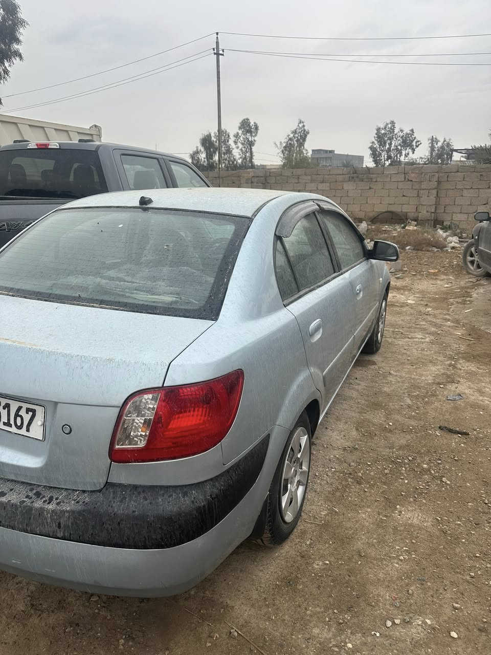 السلام عليكم
رقم بغداد انكليزي شرط التحويل 
ريو 2007 وارد امريكي 
مكينه 1600 دوش 
محرك كير مكفولات 
صدر تخم تاير 
تبريد تدفئه شغال 
سياره ضررها جامرلغ امامي 
ومصبوغه عام فرن وموجود تصوير قبل الصبح 
السعر 67 وبيها مجال بسيط
العنوان ديالى ناحيه هبهب 
للستفسار ***********
