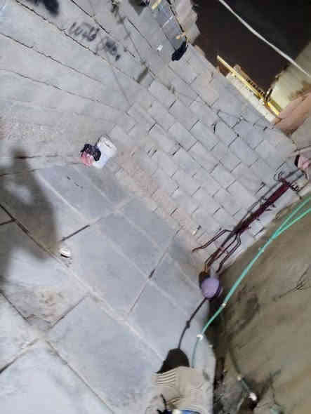 للبيع مستعجل بسبب الضروف دار تجاوز في حي الأصدقاء الرابعة مساحه 200 متر يحتوي على غرفتين وديوانيه ومطبخ وحمام ومساحه خارجيه ومساحه خلف الدار وطرمه (حوش) السعر 13 مليون الشراي يتصل ***********.0.
ملاحظه : البيت لا عليه ازاله ولا بلاغ بين الأملاك.
