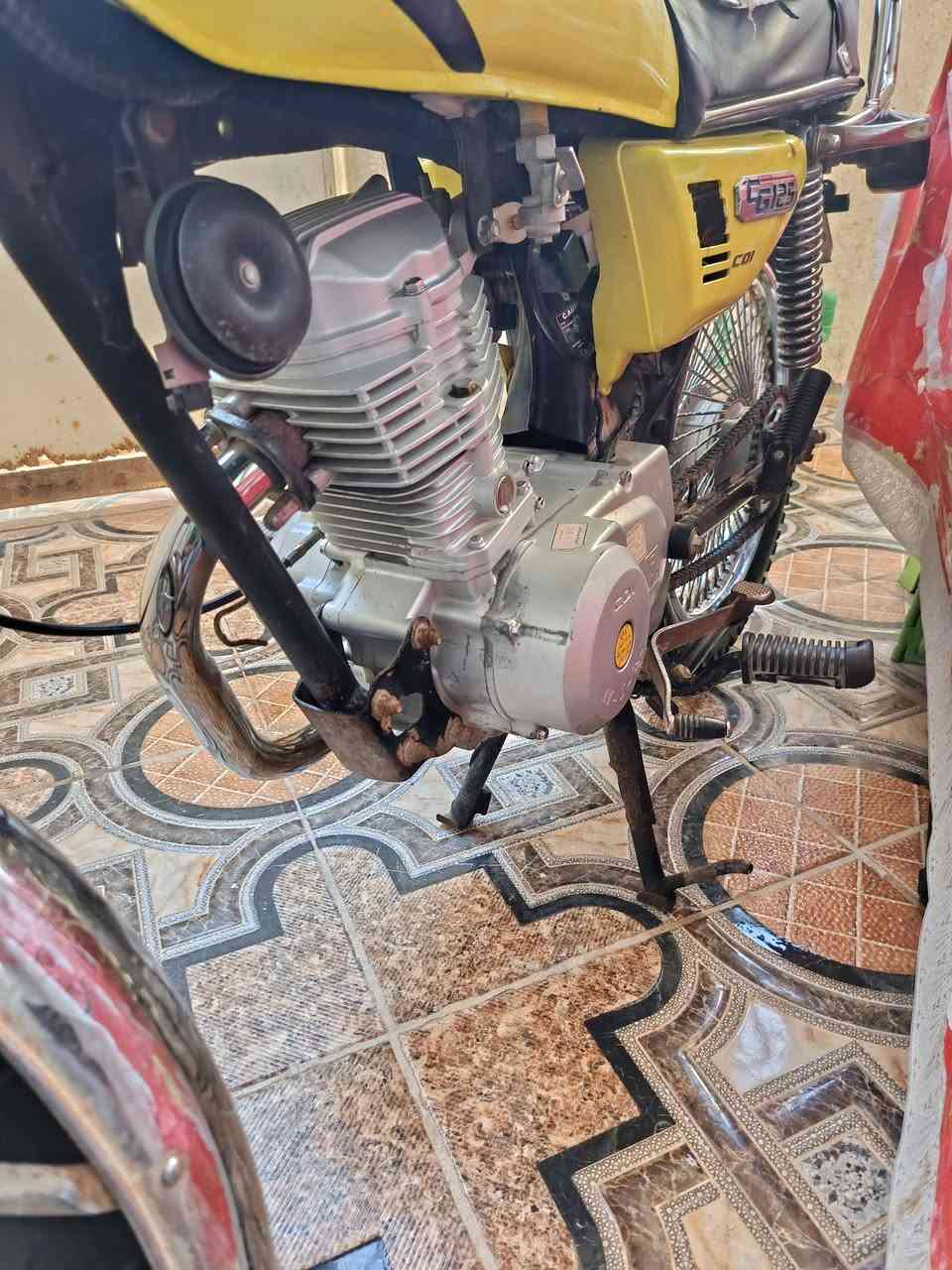 السلام عليكم دراجه نامه موديل 2020 جديده مكينه مكفوله شاصي مكفول السعر 575 وبيها مجال الرقم ***********/ ***********
