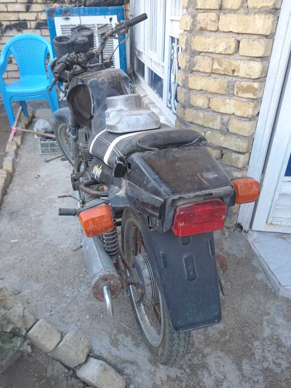 جاوه بلاد للبيع متروكه صارله 8سنوات مكاني كوت ب500 
***********
