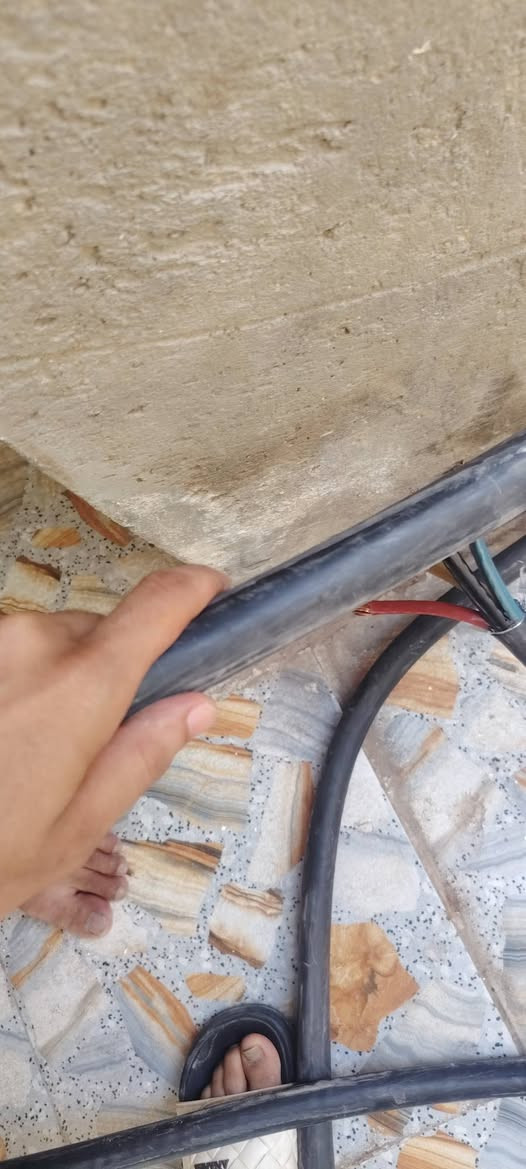 كيبل ٤ خطوط نحاس بلكامل الطول ١٢ متر مع اضافة ٥ امتار للبيع
***********
