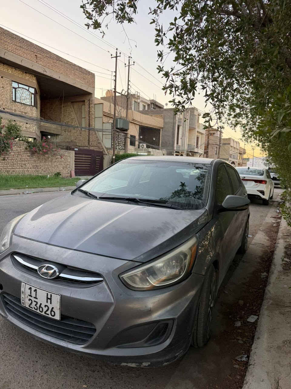 السلام عليكم 
اكسنت هاشباك ١٧ وارد امريكي حادث جانبي ماشية ١٠٠ ميل محرك ١٦٠٠ مواصفات se  شاشة كاميرا تخم تايرات جديد رقم وسنوية جديدة السعر ٩٠ ورقة بيها مجال  
للاستفسار واتساب  ***********
