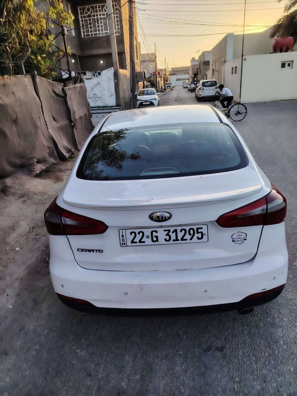 ا كيا سيراتو خليجي 
-مديل 2013 شكل 14
-فول مواصفات 
-تشغيل بصمه
-تحم سترين جهتين
-بصمه 
-مري شفط
-تبريد قطعتين
-لدات امامي خلفي 
تبريد خلقي -
-حساست امام خلفي
-ويل كروم 
-تخم تاير
-باتري جديد 
-مكينه 1600 دووش 
-مكينه لابخار ولاتنقيص 
-تبريد شغال
وبعد موصفات هواي رقم أربيل دولي سنويه 2031
-سعرها 126  $ بيه  مجال بصيط  السياره بيه اقل ربع الباب صبغ بدون داخل الاستفسار  ***********

