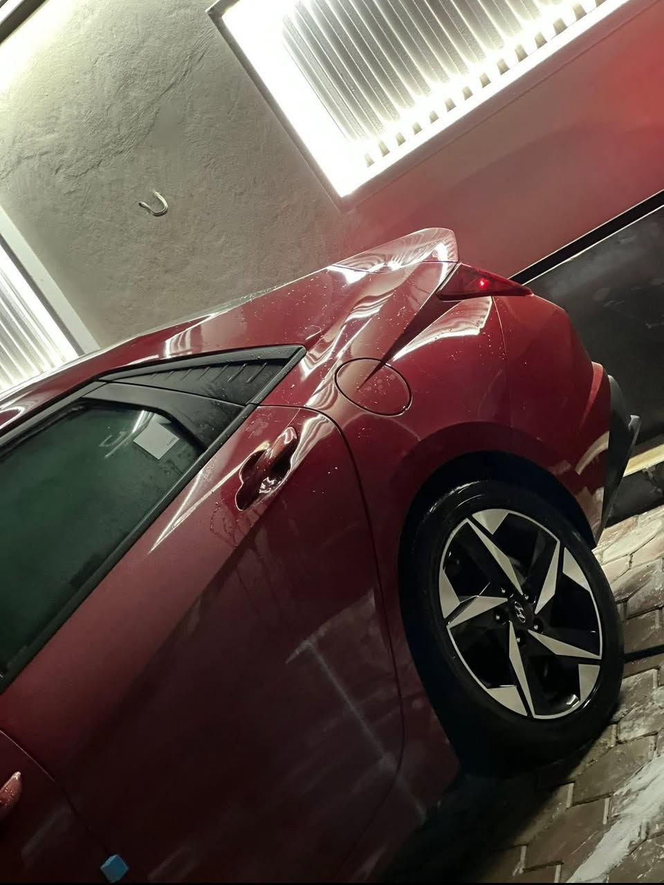 النترا موديل 2023 مرقم بغداد بسمي شرط تحويل حادث السياره فقط دعاميه اخت لكلين نص فول لون ماروني على وضع شركه  بجيس ماشيه ٤٠ مكانها بغداد 
سونارات ٢ بيها صور الحادث مرفقات 
رقم لهاتف ***********
