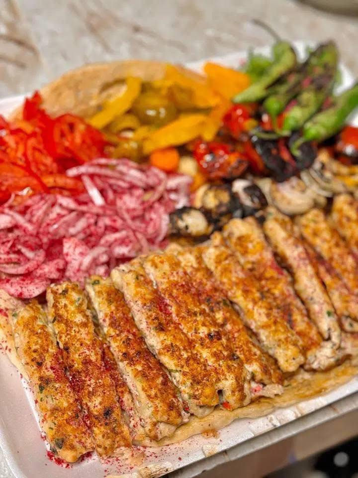 السلام عليكم ورحمة الله وبركاتة

                 👌👌نقدم لكم الافضل دائما 👌👌

🍡🍢مطعم ومشويات محمود 🍢🍡

1_كباب دجاج شرط صدر وزن فقط ما اشتغل عد شياش

يطلع الكيلو 20 شيش وزن 👌 سعر الكيلو 10,000

2_ تكة دجاج متبل رقم واحد شرط الطعم 🍡سعر الكيلو

 15,000

كباب لحم اشتغل على الطلبيه تحجز قبلها بيوم نوفرلك كباب
لحم غنم درجة اولى شرط غنم •سعر الكيلو 25,000

متواجدين ان شاء الله يوميا من 5 عصرا الى 11ليلا 

يوجد توصيل داخل وخارج الشرقاط 

للاستفسار اتصل ***********
