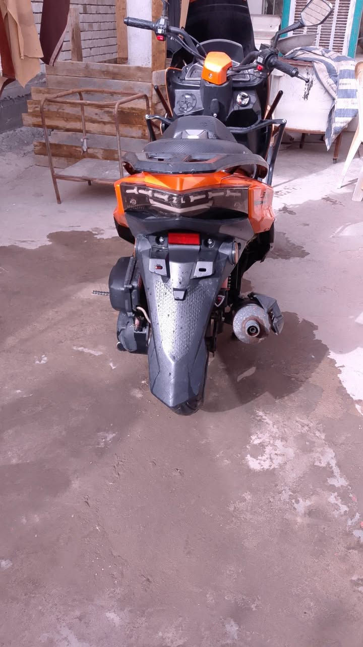 سلام عليكم دراجه فول نضافه طلعته رنبه قبل شهر دراجه برغي مامفتوح بيها دراجه خير من  الله سعره 750وبيها مجال لطيبين مكاني حله قرب جسر نادر رقمي  ***********
