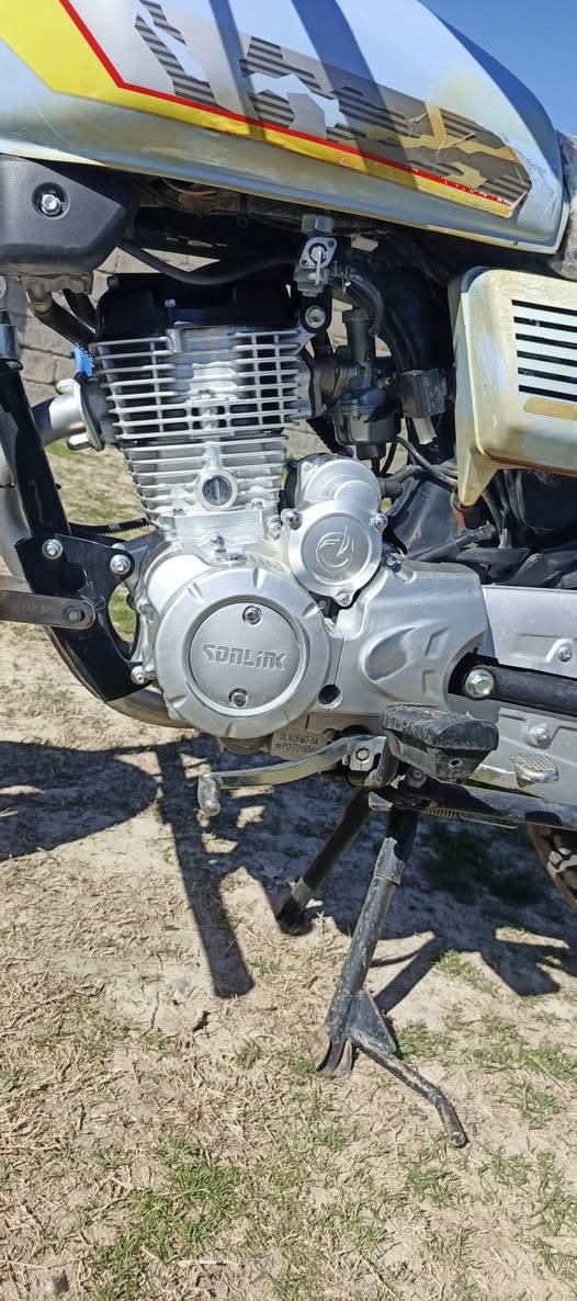 السلام عليكم للبيع دراجه سيفان موديل 2023 محرك شرط ما مفتوح بعده بلادي نظافه فول سعر 700 رقم الهاتف ‏‪***********‬‏
