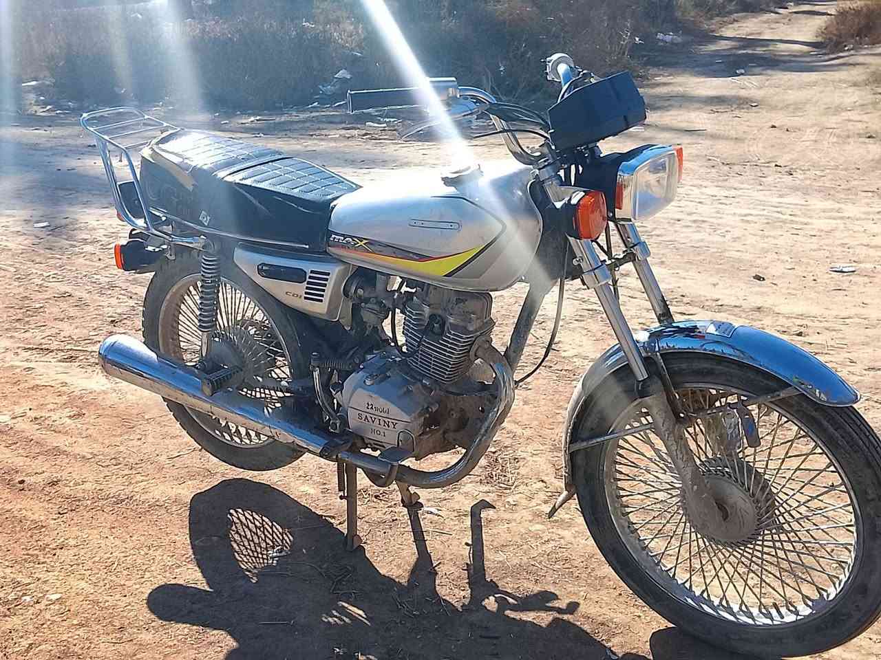 تايكر ٢٢ اوراق سكنر
مكينه كفاله ما مفتوحه 
باقي دراجه كدامك 
سعر ٤٢٥ وبيه مجال 
مكاني بابل سده الهنديه 
***********
