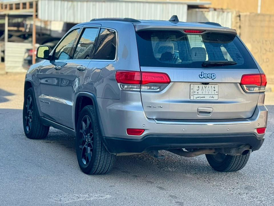 السلام عليكم
جيب لميتد 2017 وارد امريكي حادثها جاملغ خلفي وقبق صندوك بدون ايرباك وهنا  بيها ركن البنيد صبغ فقط محرك 6 سلندر سياره جاهزه
العنوان بغداد السيديه
السعر 175$
للاستفسار ***********
