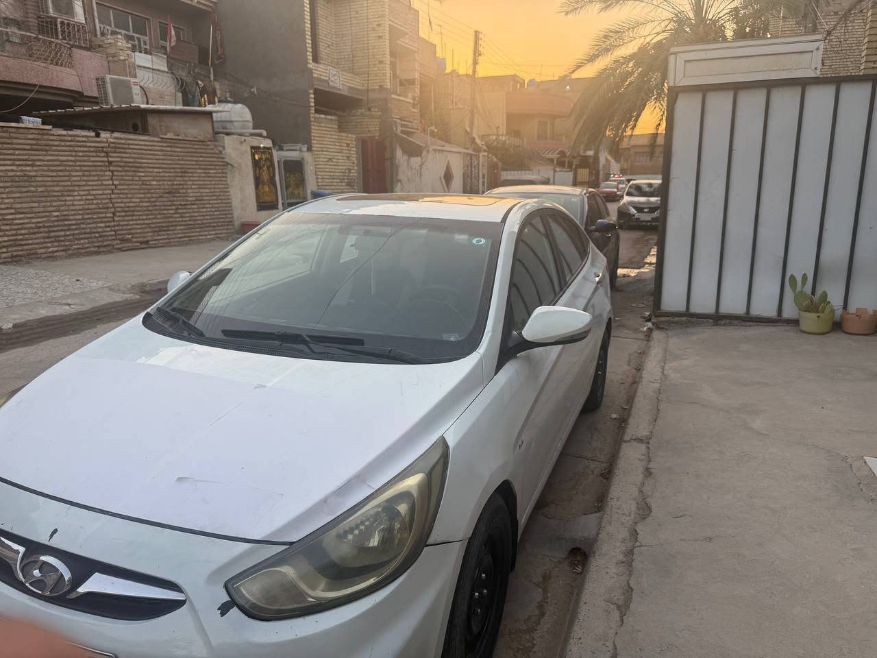 اكسنت خليجي 1600
الموديل 2011 السياره مكينه دوش مكفوله كير مكفول 
التبريد ثلج بعز الحر منظومه كامله جديده كشر السياره كله مكفول بدون اي ضربه أو طخه بيه فقط نص باب الخلفي ونص جاملغ صبغ فقط رش 
 رقم بغداد الجديد 
مكان السياره بغداد 
رقم الهاتف : ***********

السعر : 86 وبيه مجال حك جيتك
