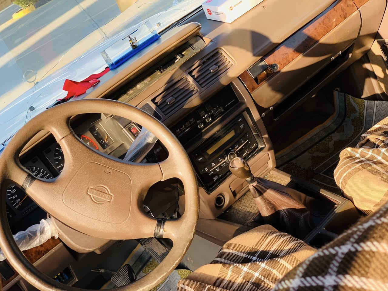 ٣١ وه ره قه و مه عا مه له 
نيسان سدريك/نمونه 
ماشالله له نه رمي وهه ستان وقوه تي
ئارمي  پلاستيكي سليماني 
خرامه به شه  رت
٢٠٠١ محه سه ن ()
ته بريد له سه ر سيوچ🥶
مه كينه  و گيري لؤك بيلاي 
هه موو گيانى ئيش ده كا 
ناو فؤرميگا
ڕەنگ/ سپى
 گێڕو مەکینە و ئه كسلى لؤك
قفل مه ركةزي
سيدى ئؤكس
کارەبای کامل مەزبوت
چوارجام کارەباeco 
پێشو دوای جرکەی تیا نیا تازە داگیراوە
ده ماري وه ك بيلاد 
ناوي لةسةر دةقي شةريكة ماوه ماشةلله 
تاقم تا يه ويلي پاك
كامل پيشي كراوه به زينؤن 
كامل لايت و به گلايت تازه بيلادي به سراوه 
ده عامي بؤده عامي ٢٥٠ مه سره في نيه 
رؤن و هايدرؤليك تازه 
ئارم و ئه وه ليات/براوة بةشةرت
ته نهاوته نها فرؤشتنه
روبه روو له رسمه  كان زؤر جوانتره

☎️☎️
***********
***********
