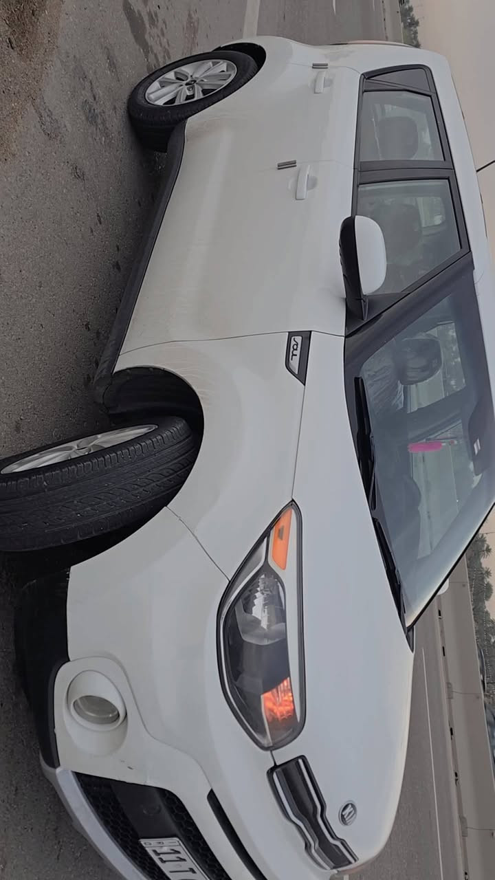 سلام عليكم صول ٢٠١٨ وارد أمريكي مكينه ٢٠٠٠ حادث جاملغ وباب جهت السايق والباقي مذكور بل سونار تخم تاير جديد صدر أمامي خلفي جديد تبريد تدفع فول مكينه جديده رقم بغداد باسمي مكان السياره بغداد محموديه السعر ١٠٧ وبيه مجال بسيط  رقم التليفون ***********
