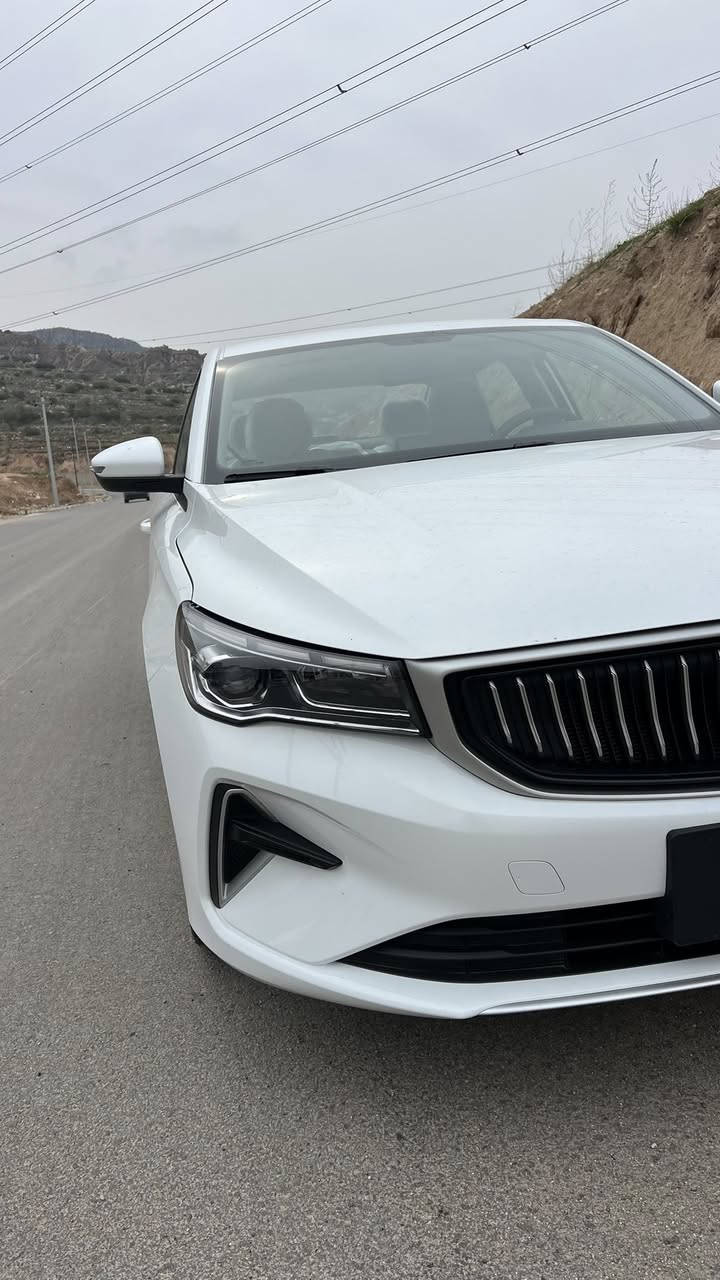 جيلي ئيمگراند نیو مواسه فات 2026
زۆر خاوێنە شركه باجگر
هيچي نيه هه موو شتێکی به شه رتە
سیارە رەقەم کاتیە 
سیارە لە دهۆکە 

تەنها 1500 کم رۆیشتووە 

مواسه فات

به صمه -شغال- 
-كوشين قوماش - تەحدید سورعە-ده رگا به صمه -حساس-كاميرا-لايت ليد -بريك به صمه-اتو هولد-سيستمي ئيكو نۆرمال سپۆرت.

***********

نرخی 110$ مەجالەکی کەم
