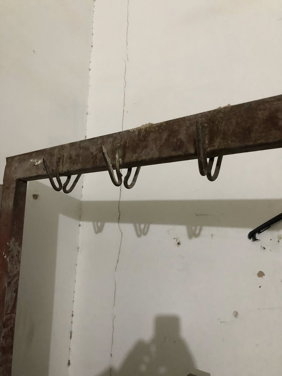 كنارة لحم ٥٠ فاترينة مال كباب عدد ٢ السعر ٧٥ كيبل ١١ متر اربع خطوط السعر ٥٠ الف المكان الحرية *********** واتس اب
