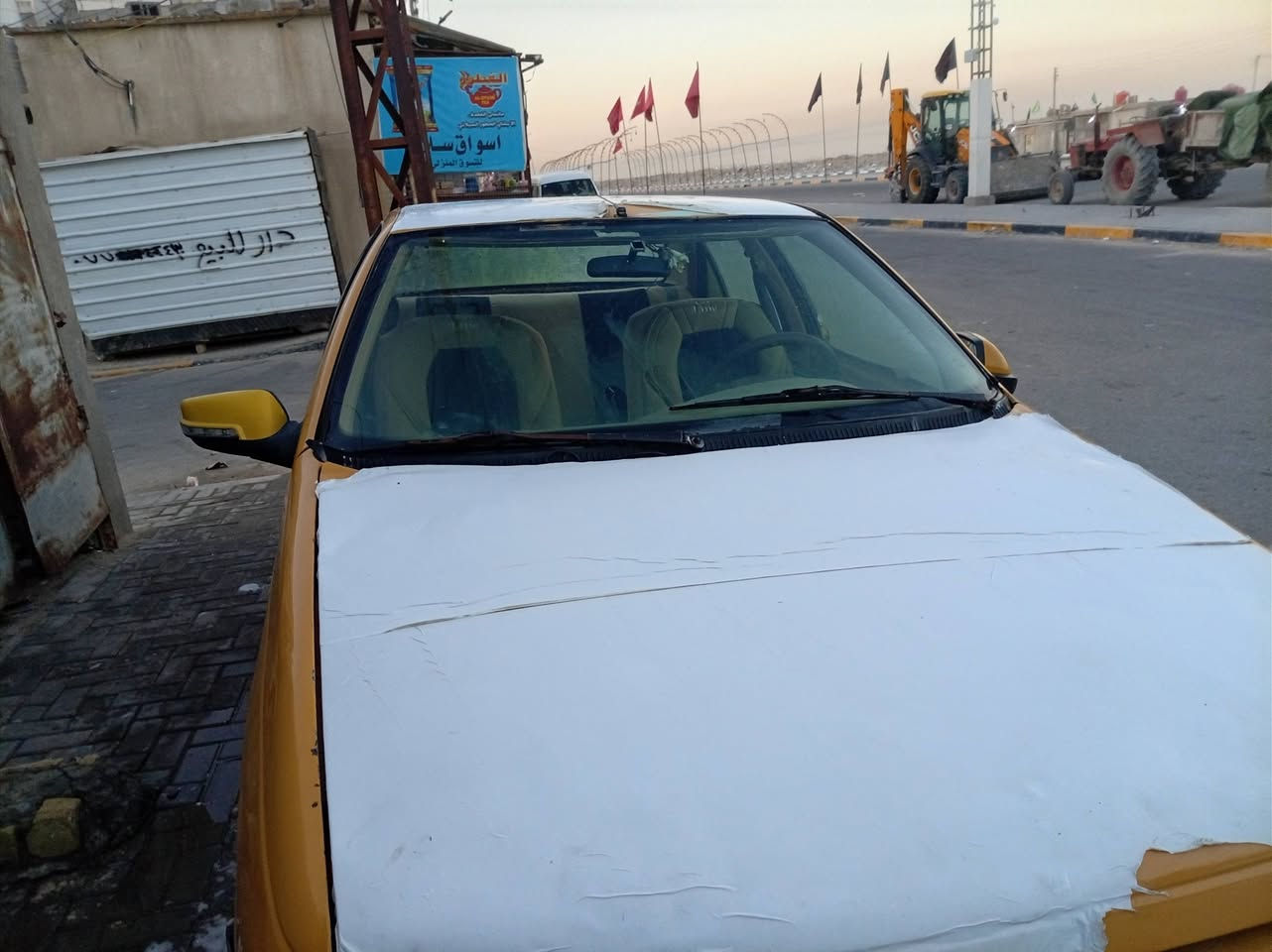 السلام عليكم بيجو 405 سيارة تعمير حلوة ونضيفة صبغة جديدة حدادية جديدة نقصة كماليات وانة ماعندي موديل 2013 رقمي بي واتساب *********** رايدهة ب 19وبيها مجال
