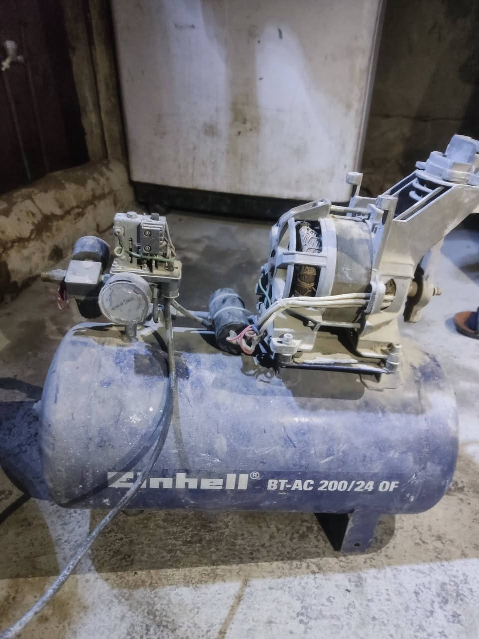 للبيع *********** مستعملات قليل نضافه90 /100
