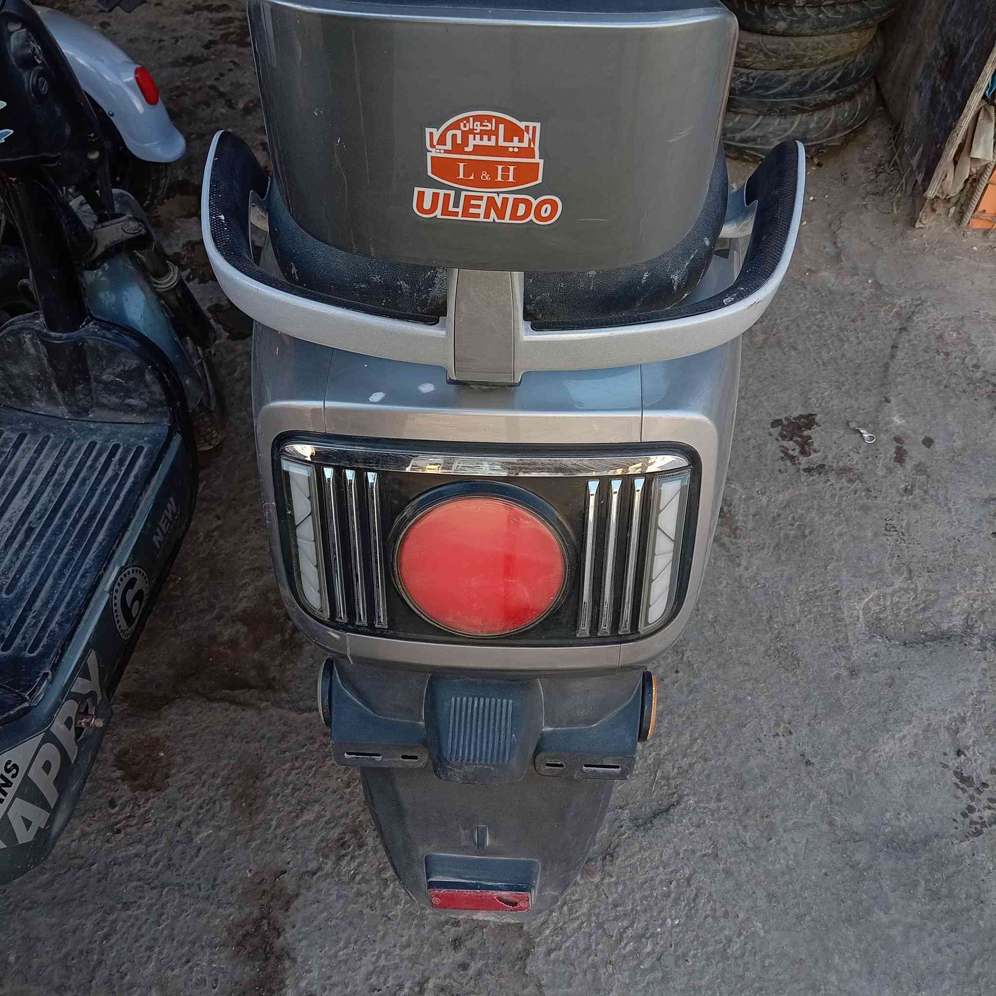 السلام عليكم دراجة شحن سكنس ام عيون الدراجة ملف شركة عقل شركة الدراجة ما مبدل بيه شي ولا فاتح ملف ولا عقل ملف وعقل كفالة باتريات جدد صار أقل الشهر شديتهن كهربائيات كله شغاله بس عندي الشاشة حالته يحتاج اله تبديل بس الدراجة رأيه ب 700 وبين مجال بسيط التواصل وأنساب فقط موجود
***********
