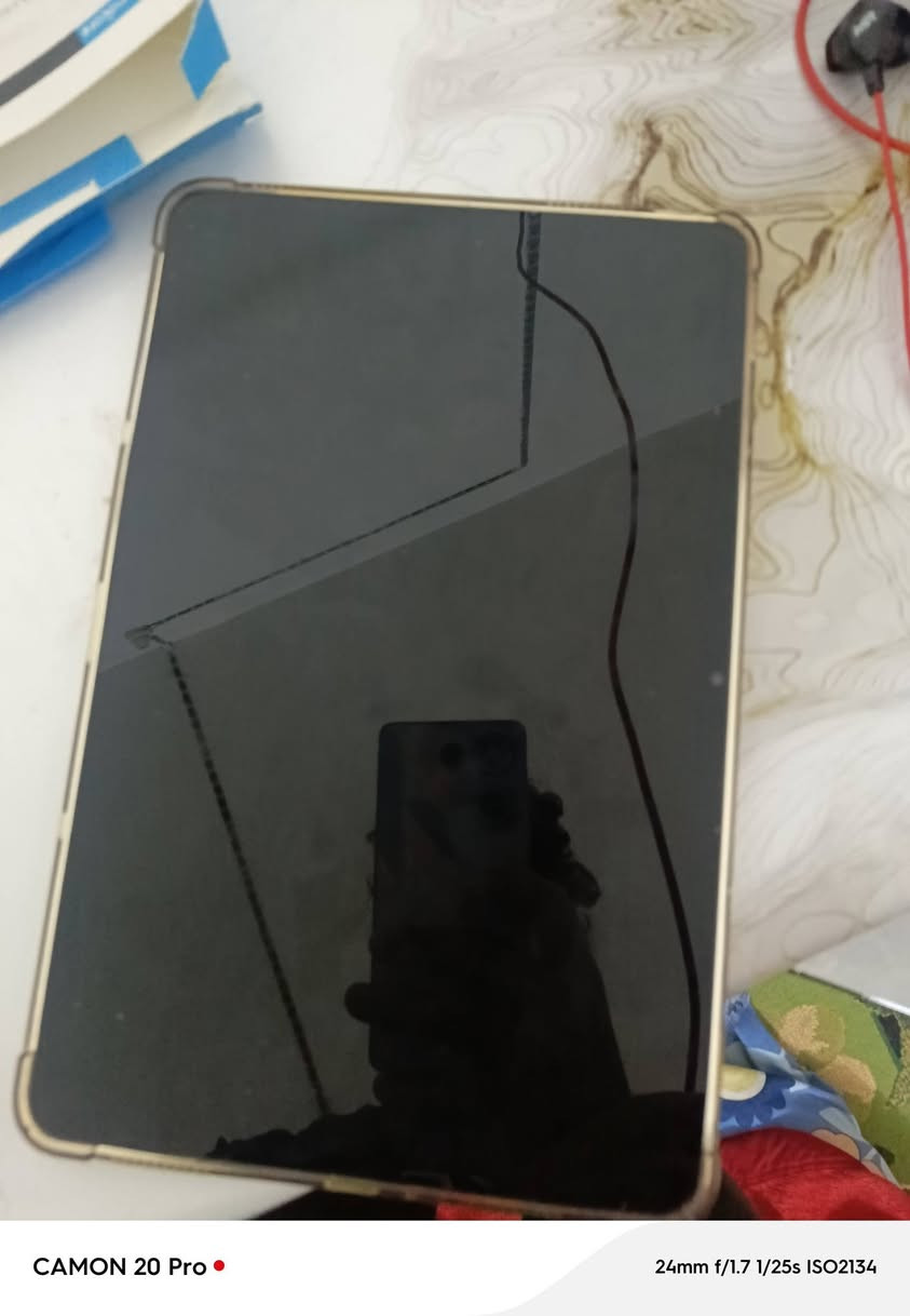 ايباد ريد مجك نوفا ذاكره 256 مكفول سعره 750 رقمي ***********
