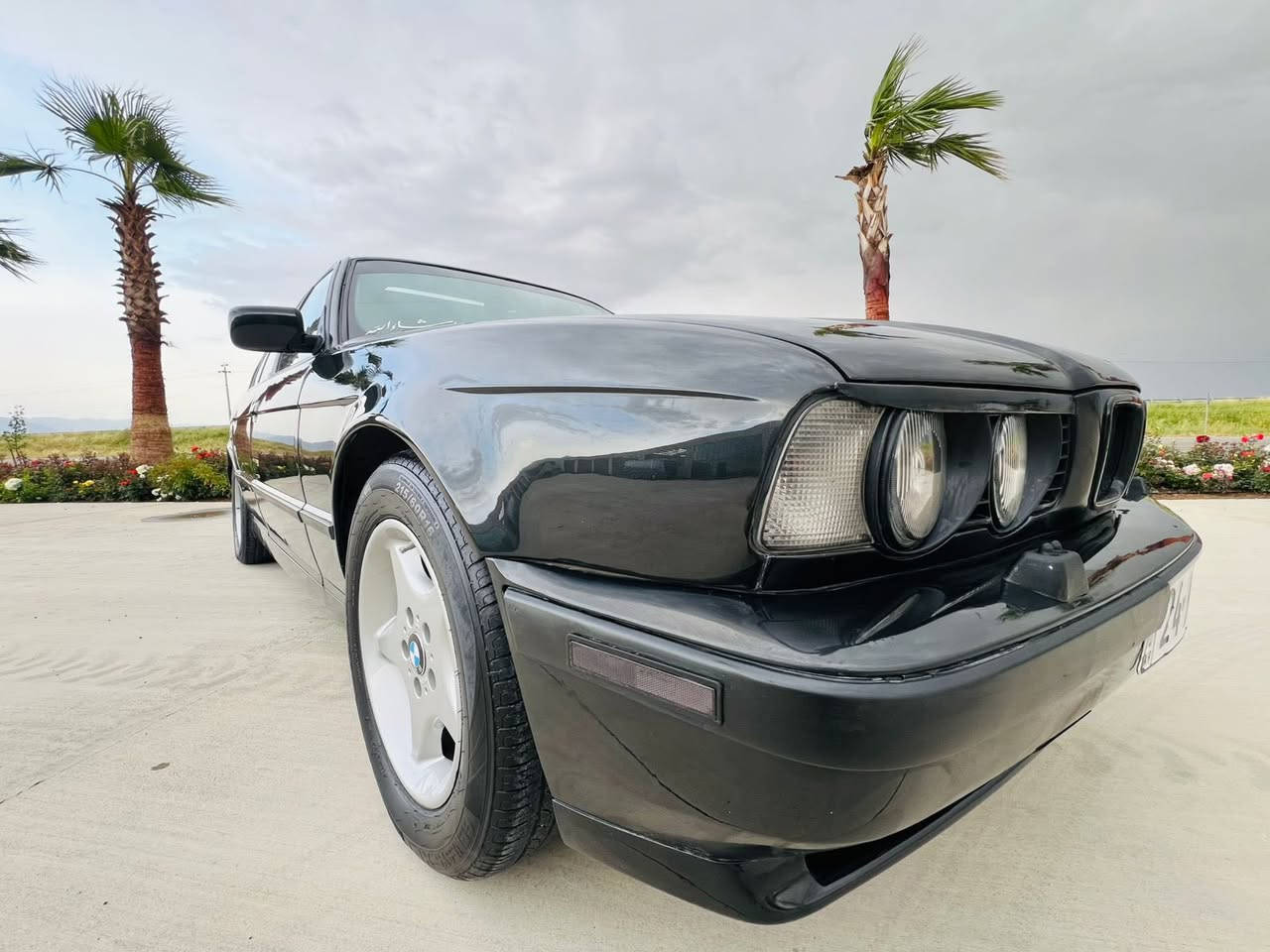 -سلام عليكم BMW....
موديل 1990محدث  95بدون ضربه مصبوغه عام للجمالية ✅
 مكينه 525 كبس اصل و فصل گير اوتوماتيك  تبريد ...
سياره بجم عريض سلايت 
. ستيرن ايرباك اربع جام كهرباء مرايات كهرباء شغال .
داخل كارتير دبل جكمجه كشنات جلد بلاد هيتر .داخل فورميكه  . بردة خلفيه شريكه .رقم وسنويه جديدة لل 2029 شرط تحويل .
سعر 65  ومجال مكان سيارة قضاء عقرة بين اربيل و دهوك رقم تلفون /***********.
