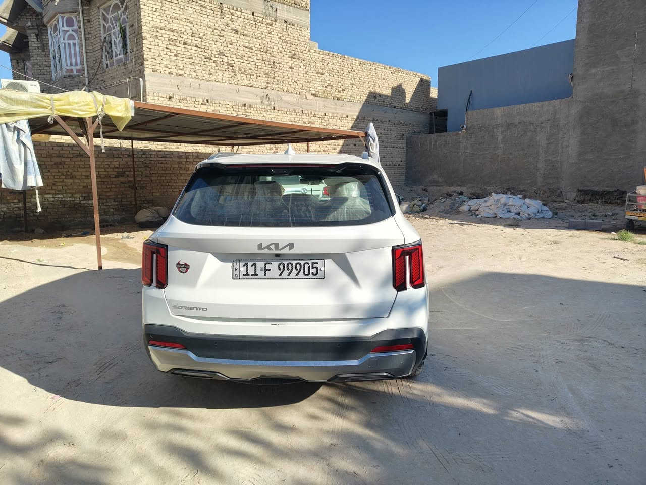 سلام عليكم 
كيا سورنتو 2025 
ماشيه 10الف مكفوله من البارد.   
 اكو كشط موضح بل صور 
5كامرات 
كشنات جلد
بيها مواصفات بعد 
 السعر 335 
***********
