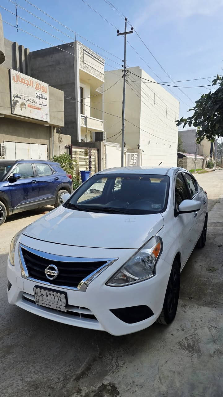 ( اللهم صل على محمد وآل محمد )
**** جمعه مباركة ******
نيسان فيرسا وارد امريكي 
ضررها فقط بابتين صور الضرر مرفقه وصورة السونار ايضا 
محرك ١٦٠٠ سي سي 
سيارة جديدة كلش 
ماشية ١٠٣ الف كيلو متر 
رقم بغداد تحويل ثاني يوم بأسم المشتري 
مواصفات شاشة كبيرة تحكمات جهتين سنتر لوك كامرة خلفية 
السعر 108 بيها مجال قليل للشراي 
للأستفسار التواصل على الأرقام 
***********
***********
