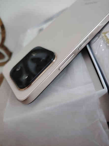 هونر X7d جهاز جديد
احدث اصدار من شركة هونر مواصفات عالية  
ذاكرة 256 ،، عشوائية 8 ،، بطارية 6500
السعر 190 العنوان المشراك
0782 828 7291 📞
