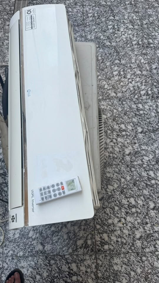 السلام عليكم سبلت LG انفيرتر تحكم طنين اصلي تايلنديكامل مناقصه شي اخذه وشد وشبع بروده سعره 500 للاستفسار ‭***********‬
