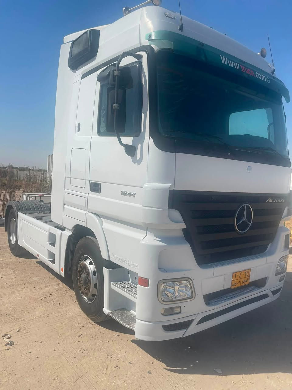 السلام عليكم اكتروس كفاله عامه سياره جديده فول مواصفات موديل 2004 مكينه جديده مربوطه براد بسنويه بسم كردي تحويل السعر 190$
‭+964 771 832 9414
