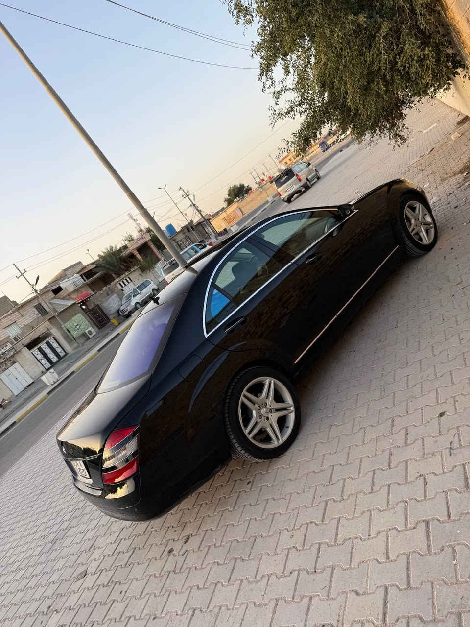 سلام عليكم للبيع ميرسيدس موديل 2006 وارد يابان باب كصير سياره كفاله عامه بيه بس بيدي ار بلجاملغ الخلفي على كد مكان فقط الباقي كله كفاله سياره جديده اي نقص ما بيه بسمي سياره مكان السياره بصره 
رقم استفسار ‭٠٧٧٠ ٥٤١ ٣٢٧٣‬ Singapore
