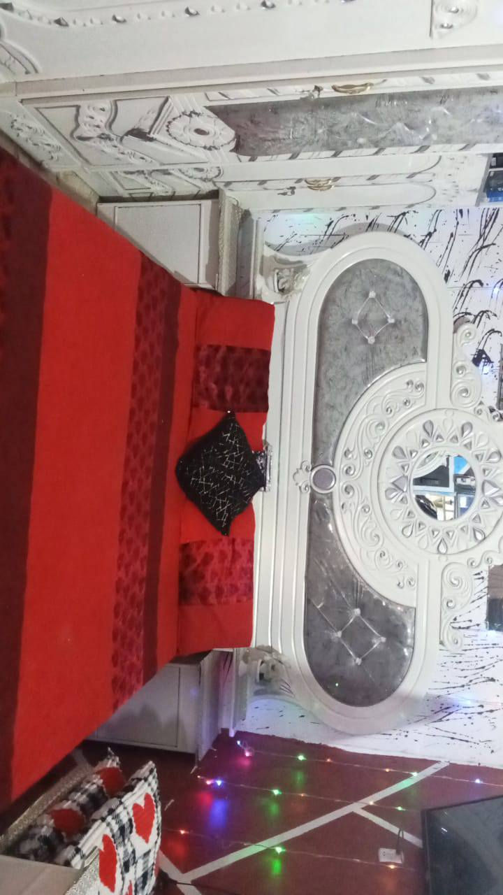 غرفة مستعملة للبيع نضافتهة 100/90
غرفة جديدة لسعر ٦٠٠
المكان بغداد ام لكبر ‏‪***********‬‏
