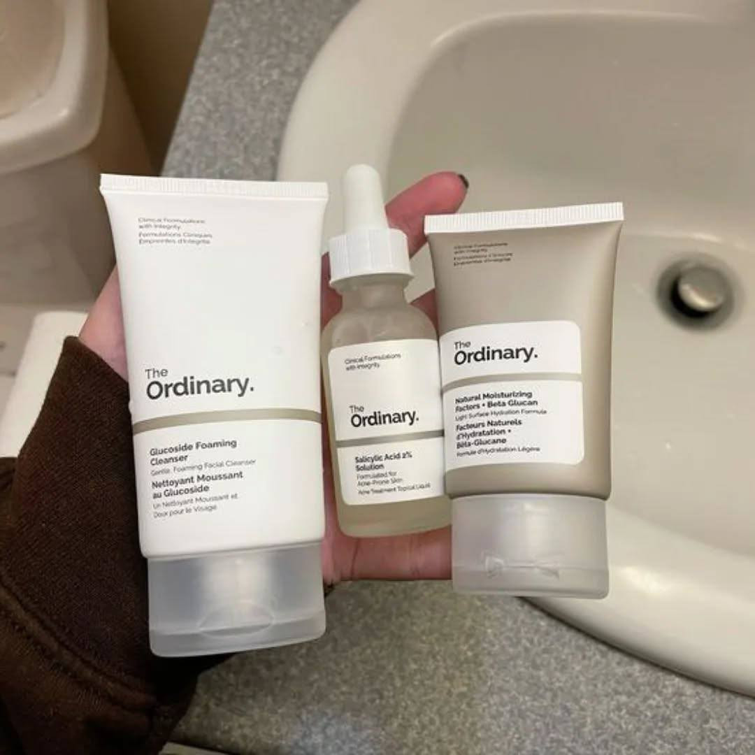 The Clear Set.The Ordinary
مجموعة ذا كلير سيت من اوردنري للعناية بالبشرة 🧴📦
تتضمّن المجموعة :
● غسول جلوكوسايد الرغوي 50 مل
● سيروم حمض الساليسيليك 2٪ 30 مل
● مرطب+ بيتا جلوكان 50 مل


**إذا كنت صاحب هذا الإعلان وتريد حذفه لأي سبب، رجاءا أرسل رسالة إلى الدعم الفني**