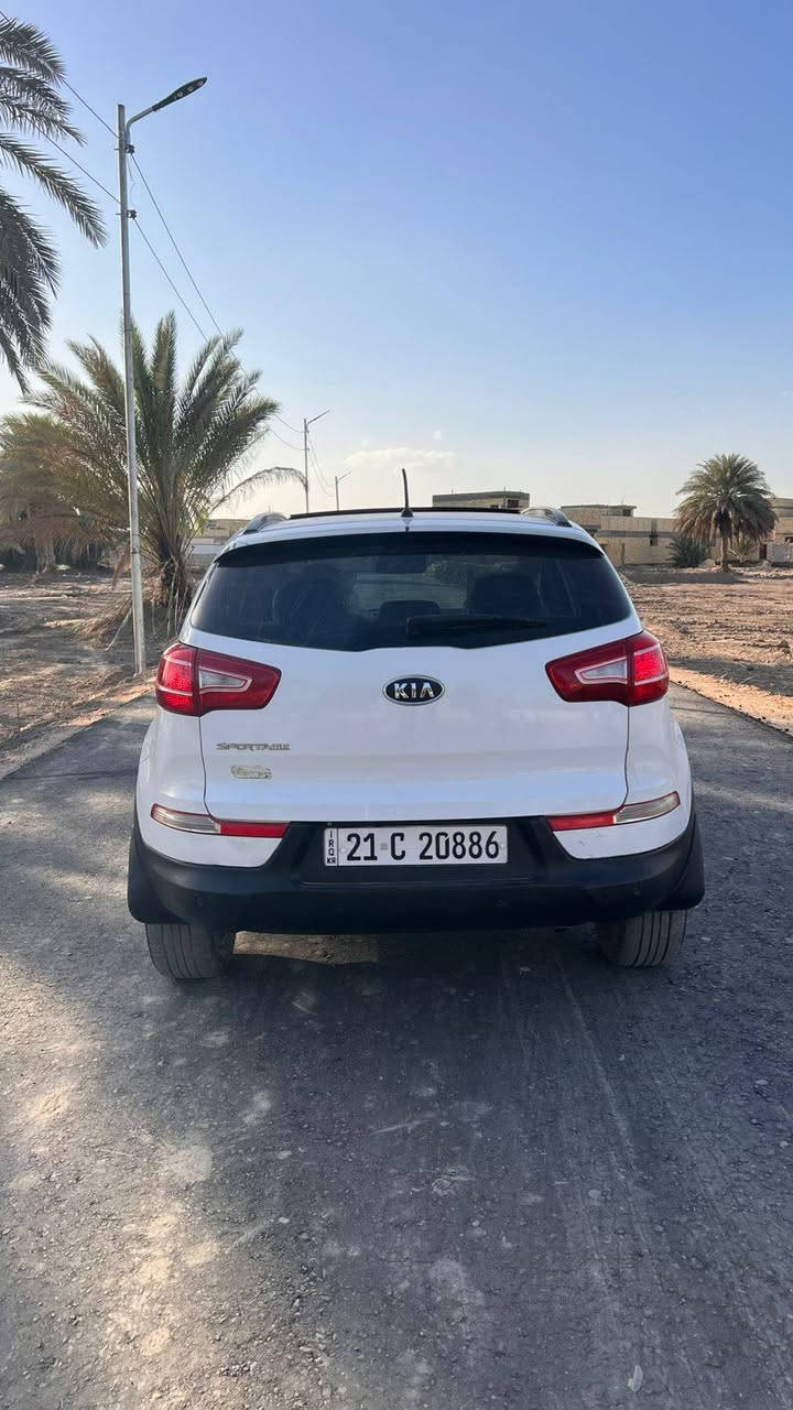 السلام عليكم اسبورتج موديل ٢٠١١ خليجي كفاله عامه من الصبغ والظربه والتبديل فقط بارد بصيط السيارة فول موصفات رقم اسلمانيه دولي هزه وسنويه جدد ٢٠٣٠ مكينه ٢٠٠٠ دوش السياره برغي مابيها نقص السعر ١٣٥ وبيها مجال مكاني بابل الحمزه الغربي الاستفسار ***********
