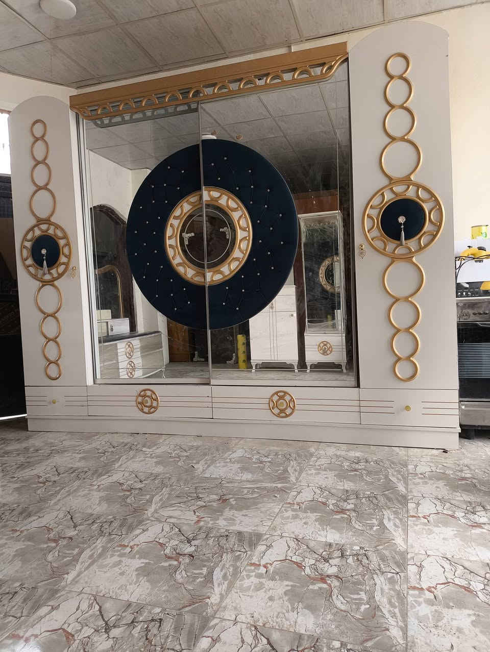 اسلام عليكم ورحمه الله 

غرفه نوم تركي نضيفه شغل مرتب متكونه من 7 قطع بسعر 
500 الف الموقع الكاطون الرازي شارع ابو رباح قرب حسن ابو الكاز مزاد علي الجوراني ***********
