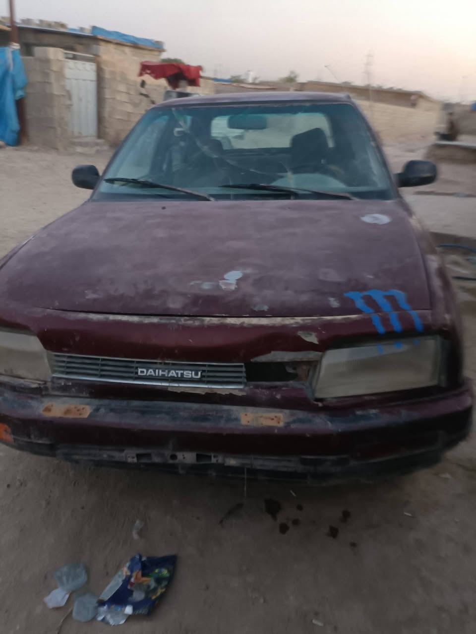 ب700 الف وبيه مجال سياره تشتغل وكلشي مابيه رقم فحص سنويه ***********
